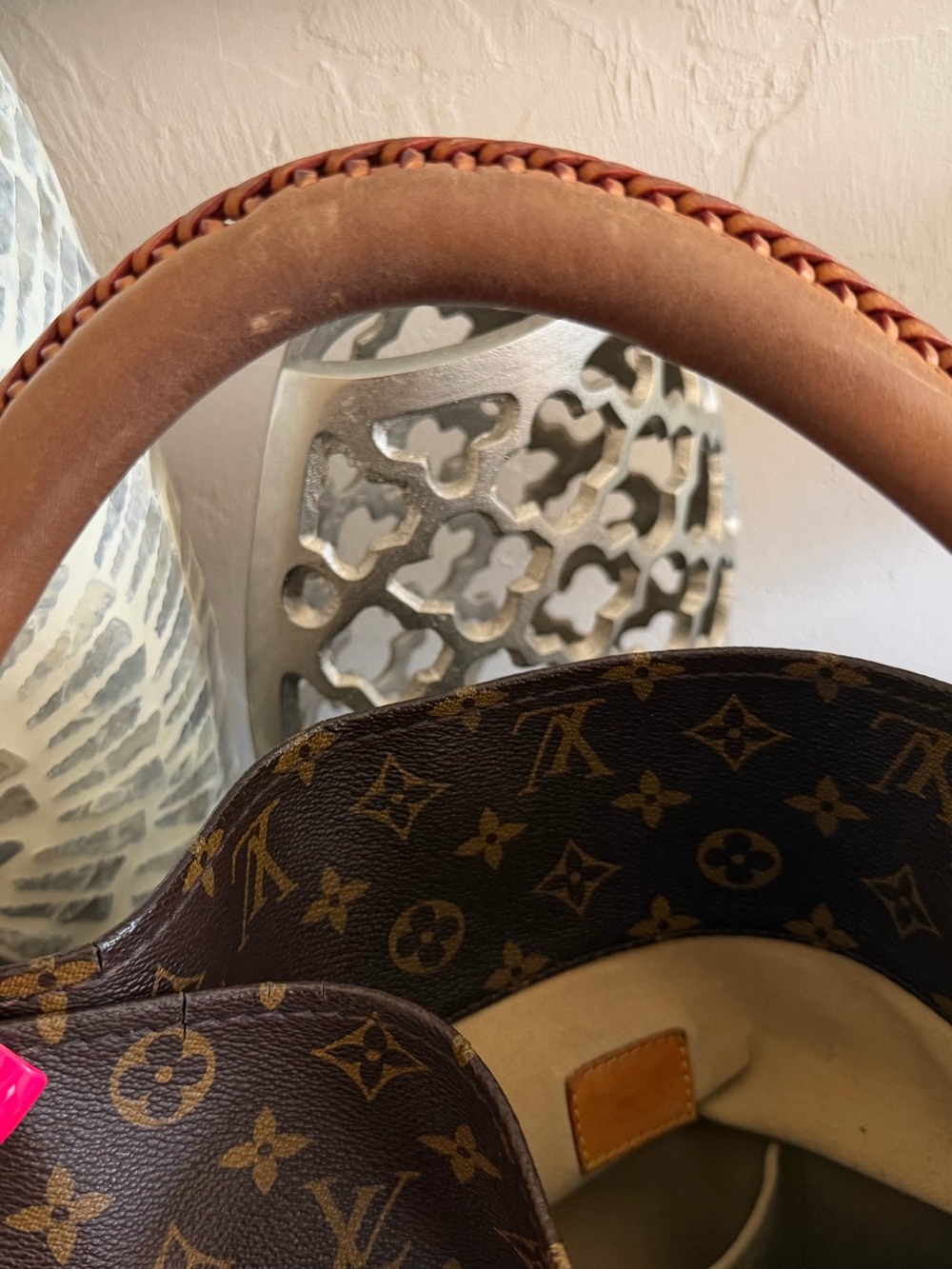 AUTHENTIC Louis Vuitton Artsy Monogram Canvas - Picture 6 of 16